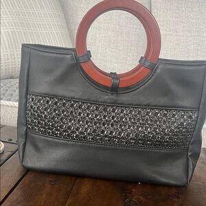 Elegant Black Handbag with Wooden Handle